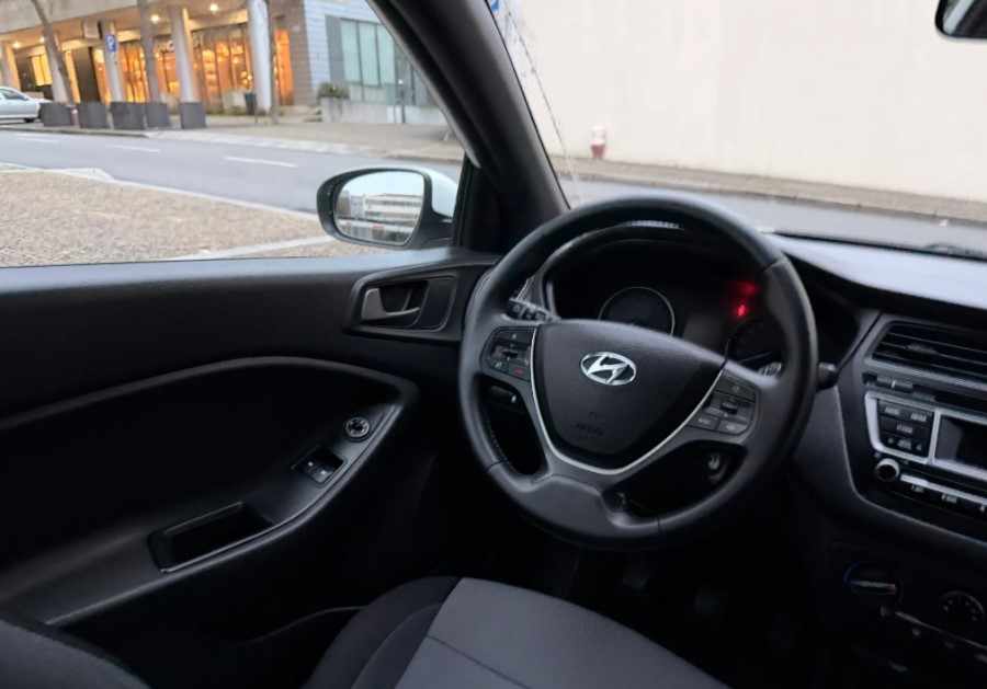 hyundai-i20-1-1-75cv-2017-diesel-1120cc