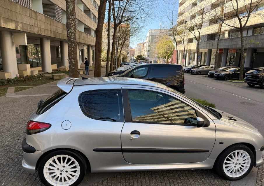 peugeot-206-2-0-hdi-2001-diesel-1997cc