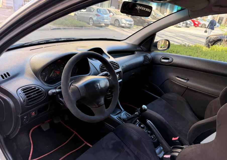 peugeot-206-2-0-hdi-2001-diesel-1997cc