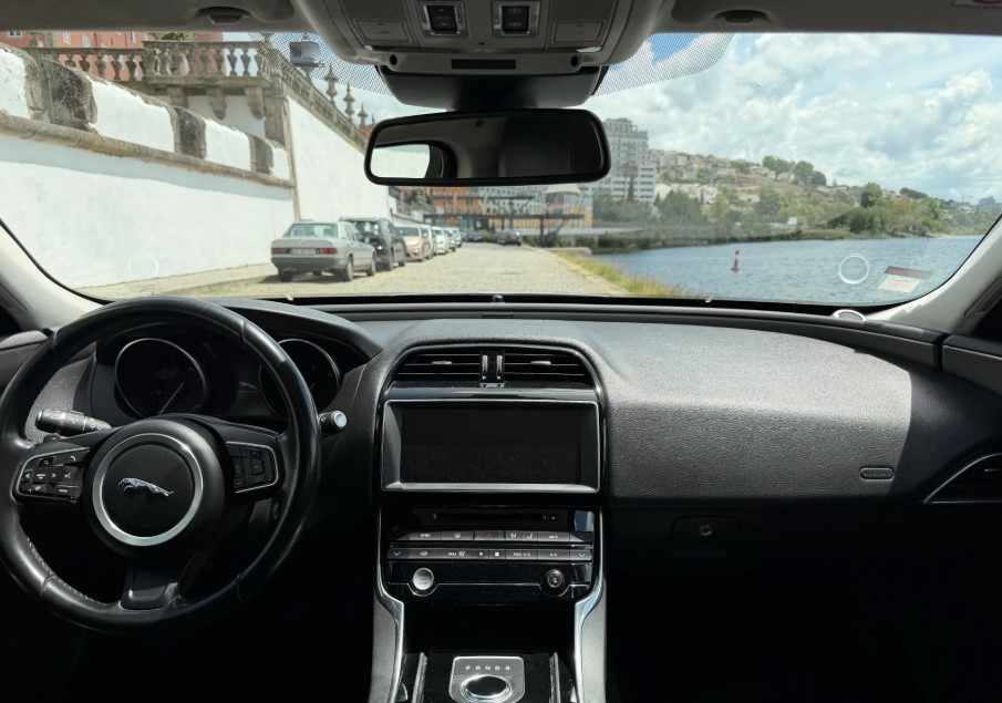 jaguar-xe-20d-2016-diesel-1999cc