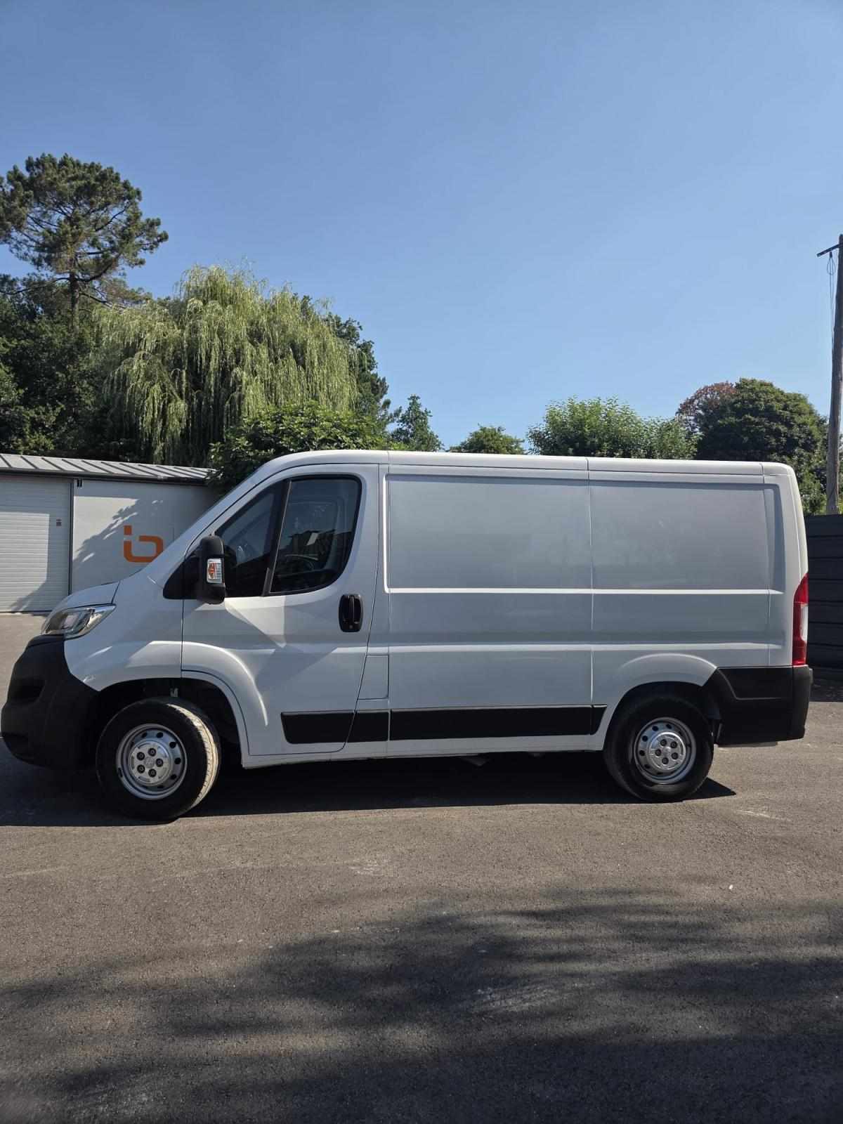 peugeot-boxer-2024-diesel-2179cc