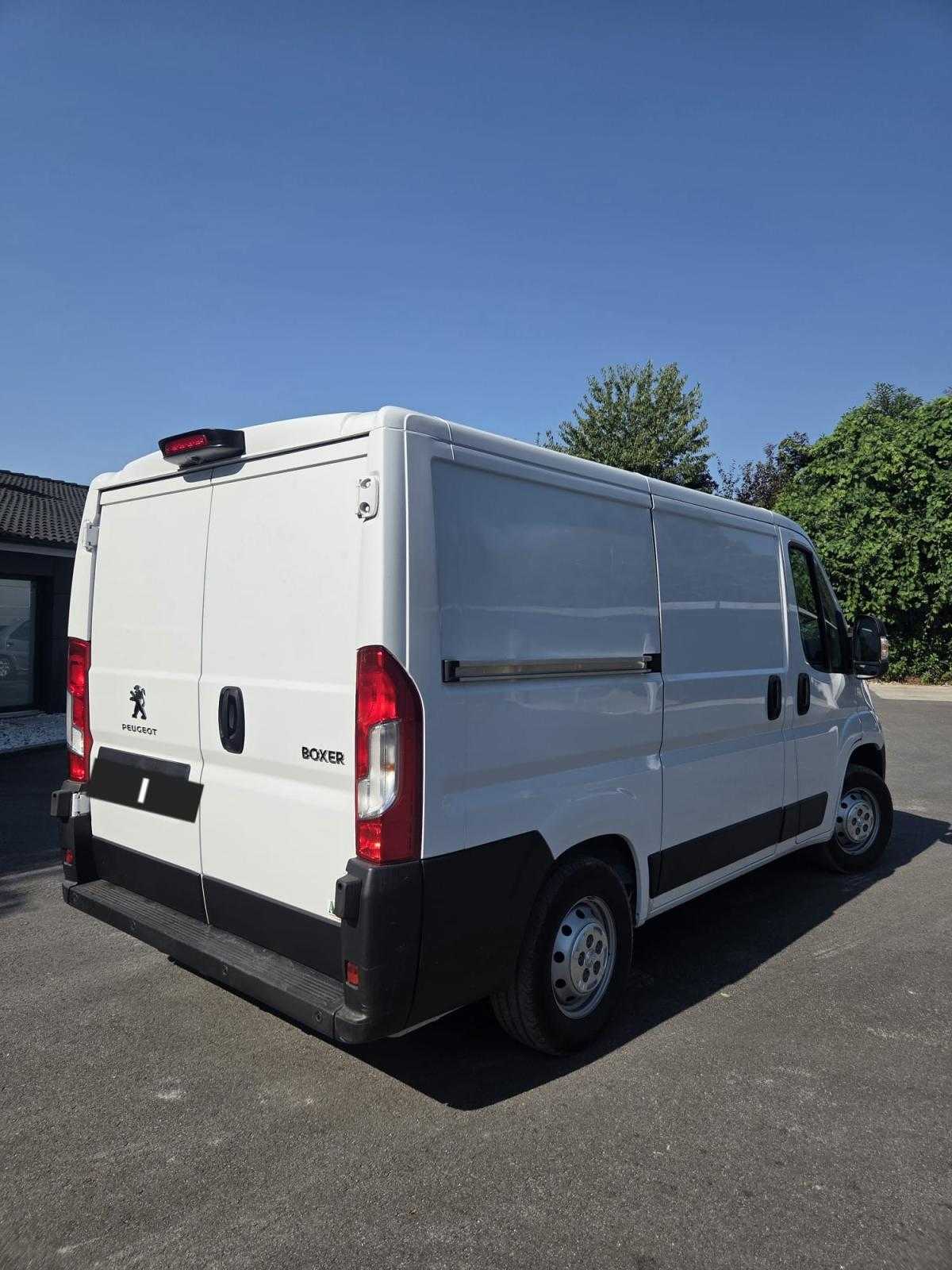 peugeot-boxer-2024-diesel-2179cc