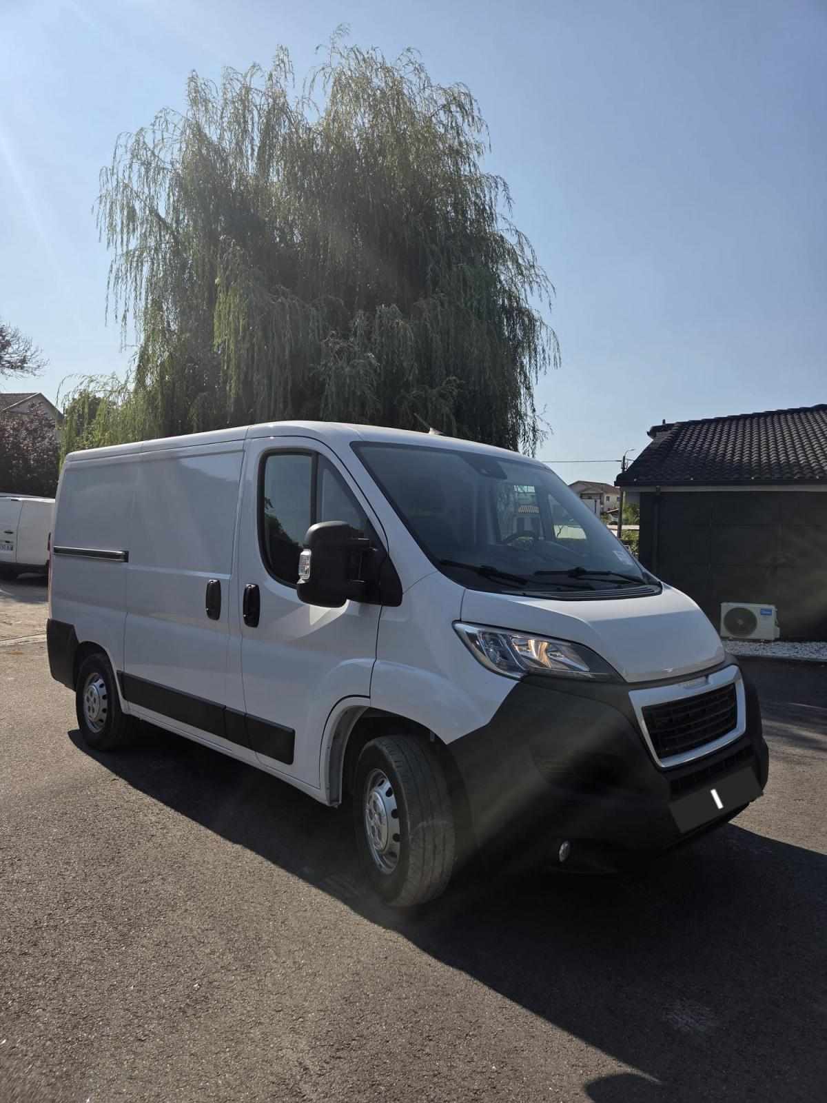 peugeot-boxer-2024-diesel-2179cc