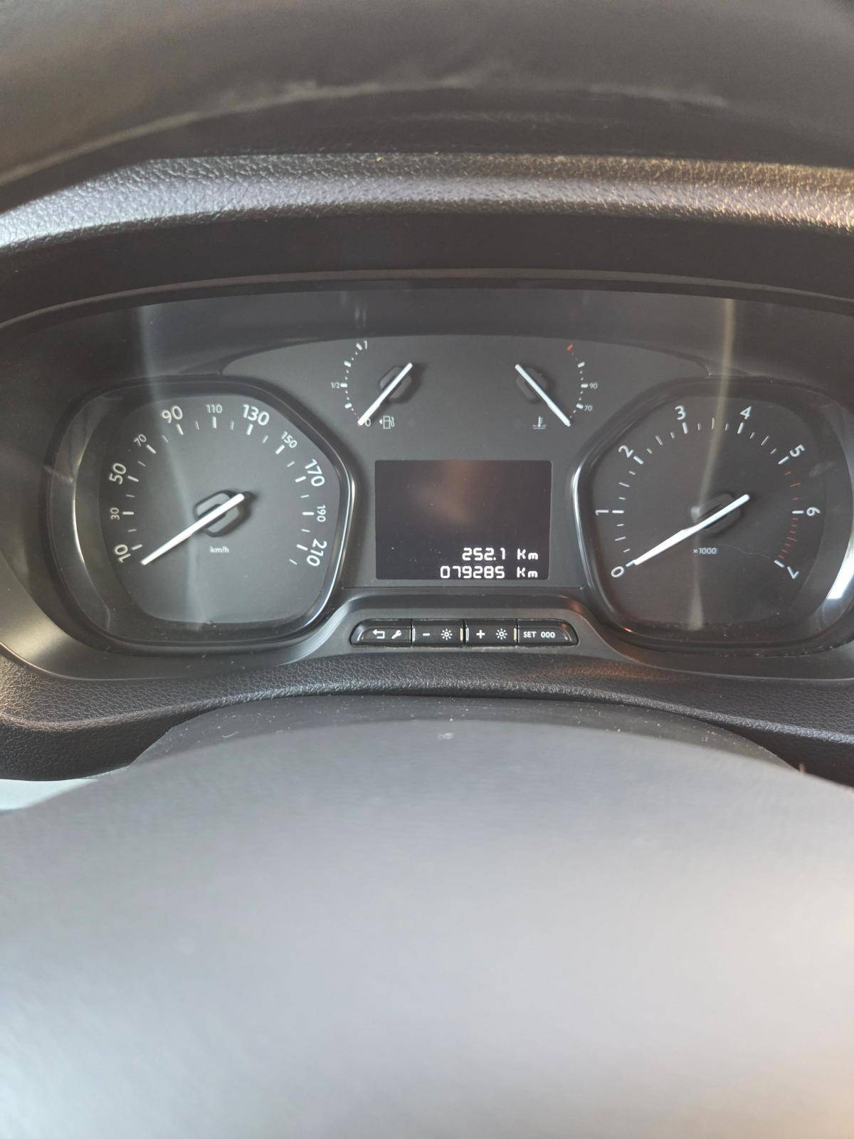 fiat-scudo-2023-diesel-1499cc