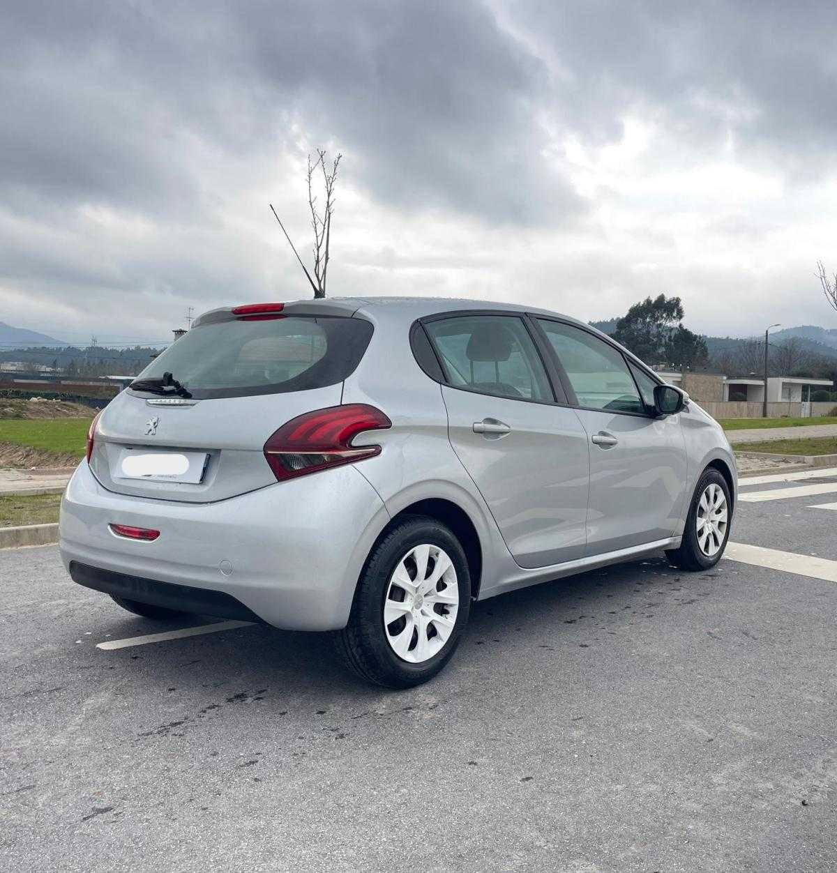 peugeot-208-2016-gasolina-1199cc