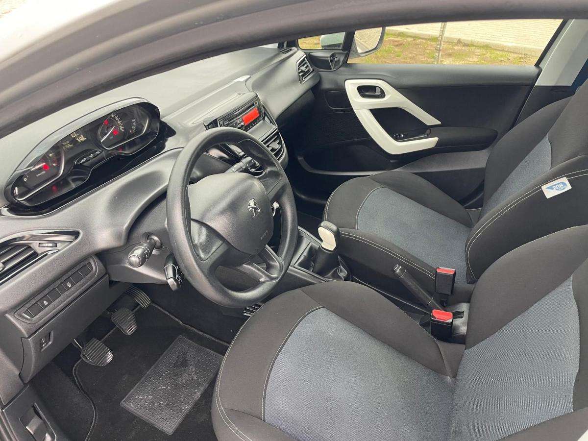 peugeot-208-2016-gasolina-1199cc
