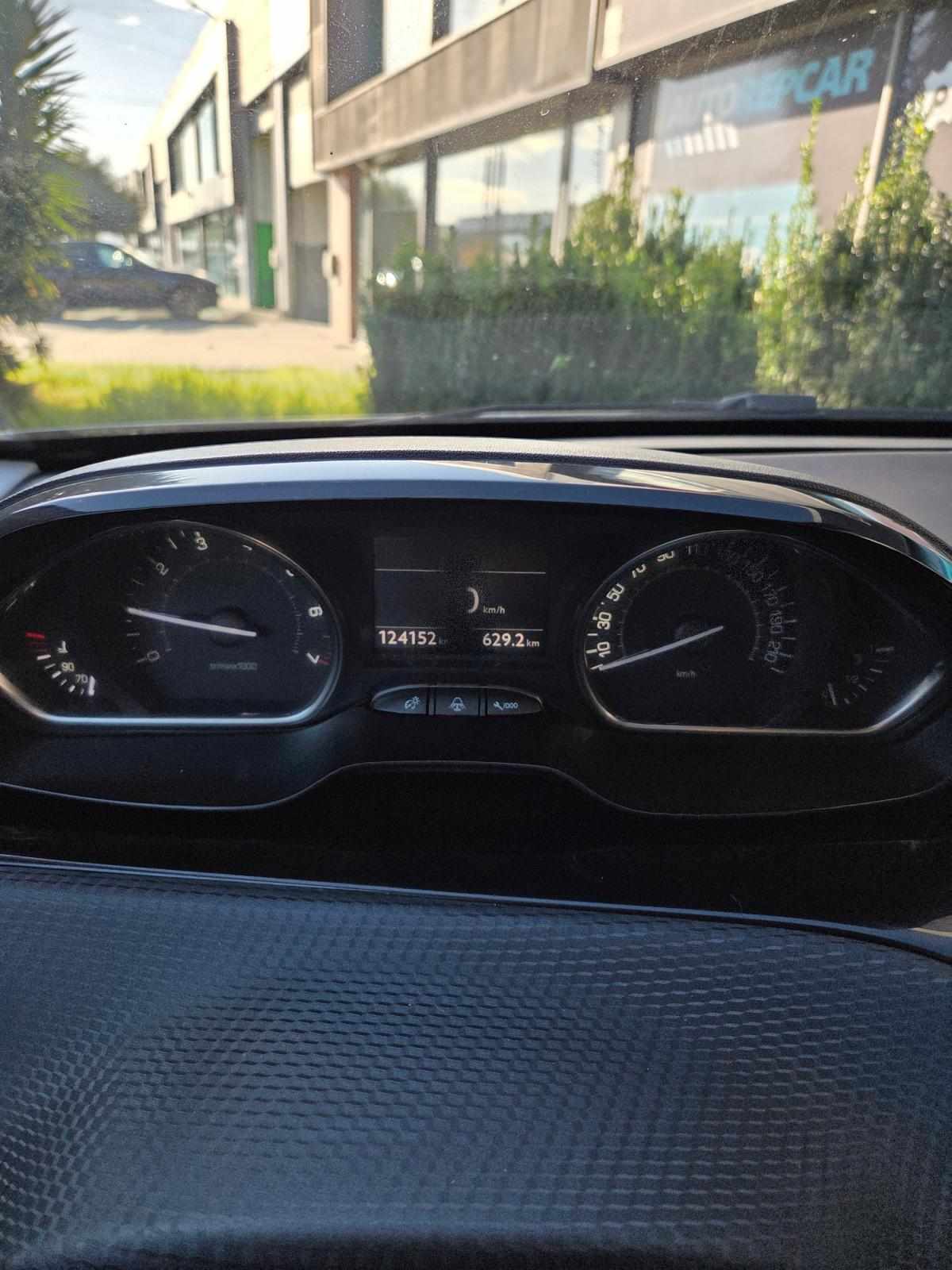 peugeot-2008-2015-gasolina-1199cc