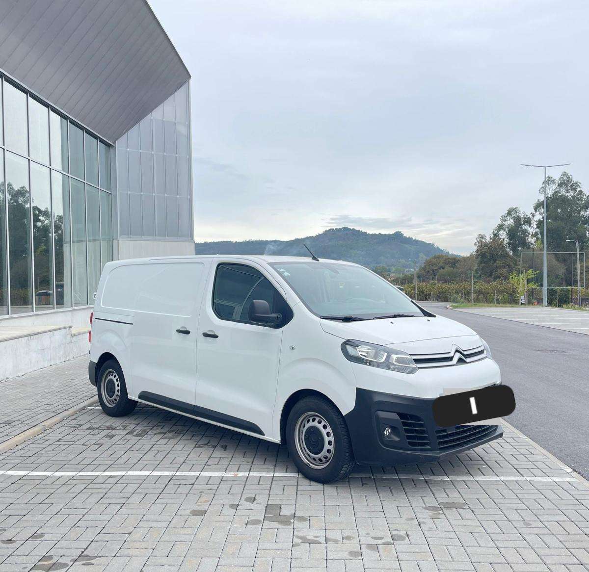 citroen-jumpy-2021-diesel-1499cc