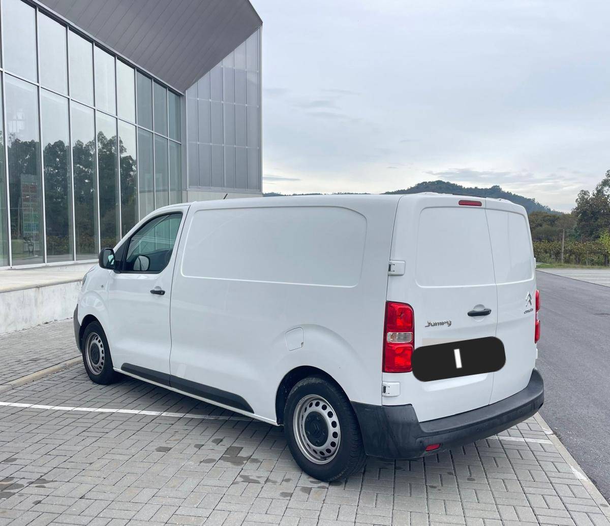 citroen-jumpy-2021-diesel-1499cc