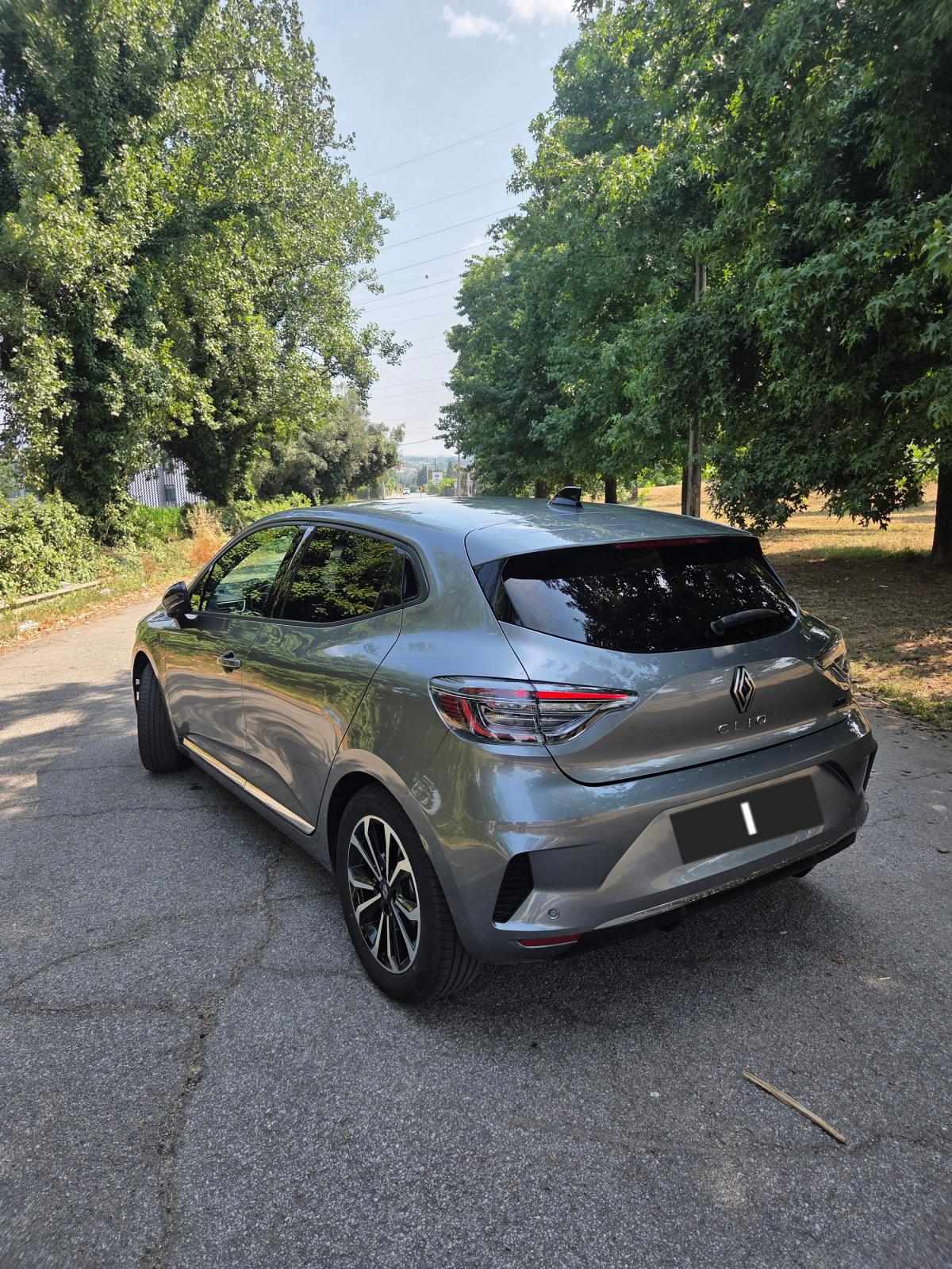 renault-clio-2023-hibrido-a-gasolina-1598cc