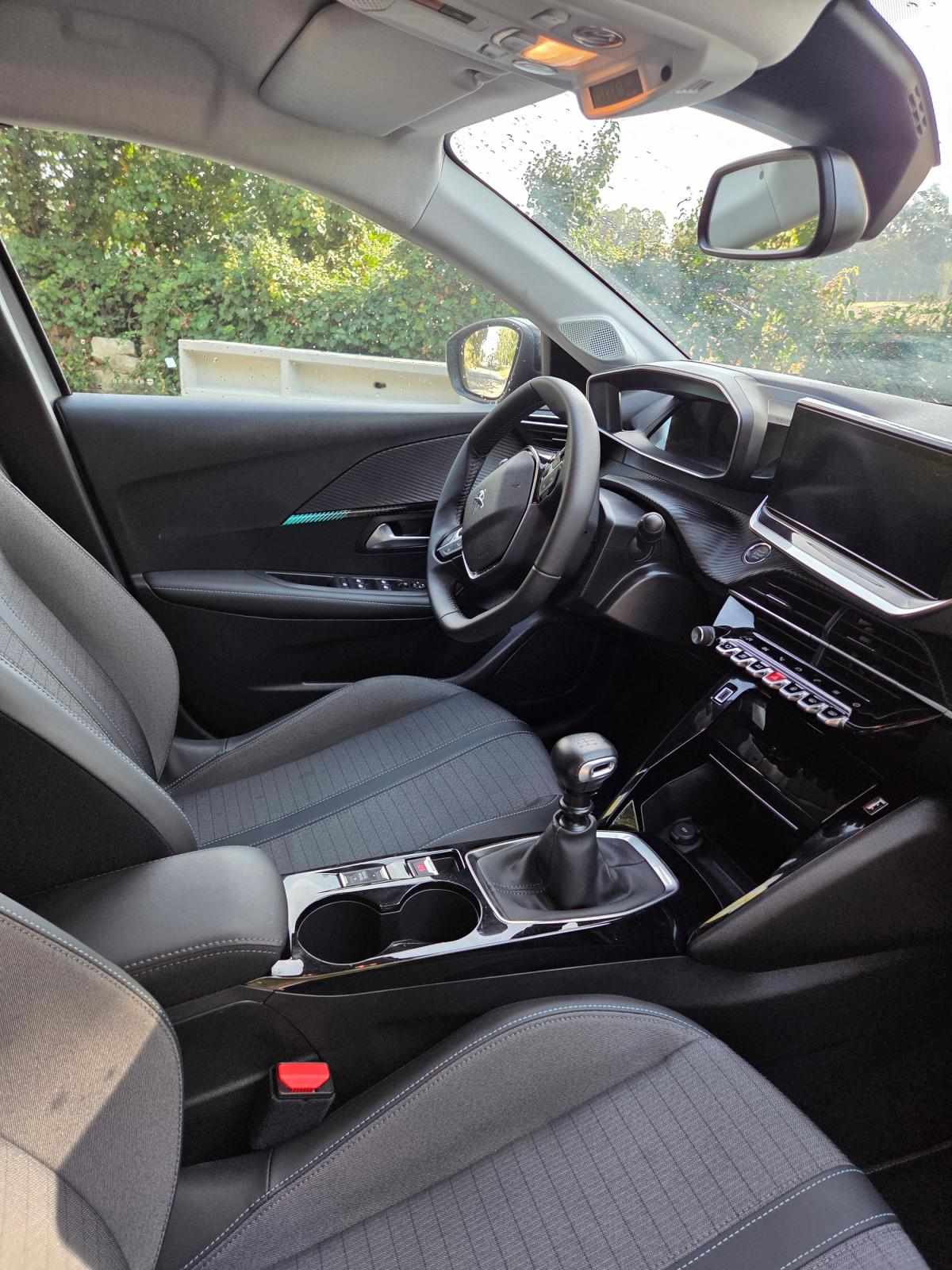 peugeot-208-2023-gasolina-1199cc