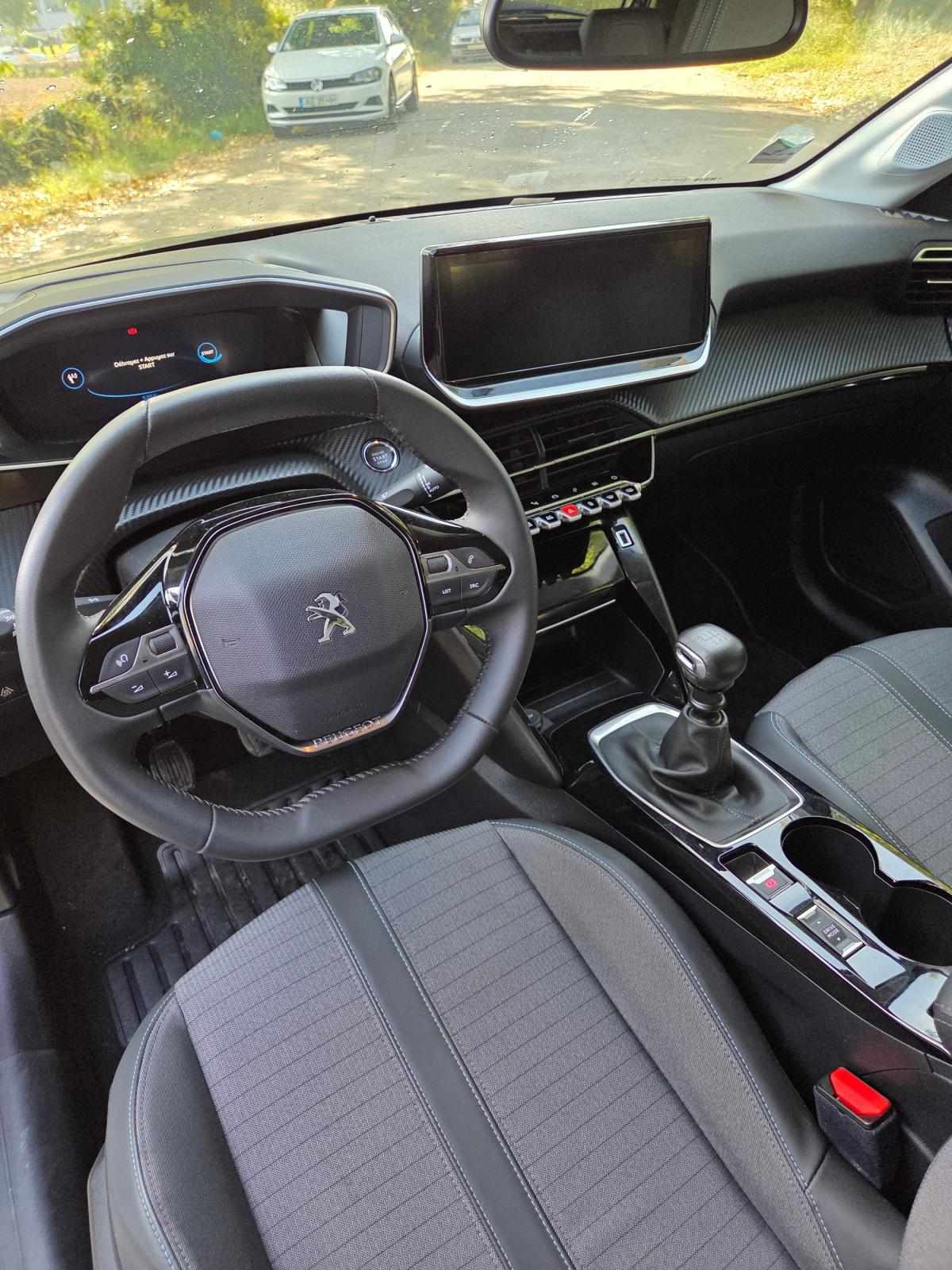 peugeot-208-2023-gasolina-1199cc