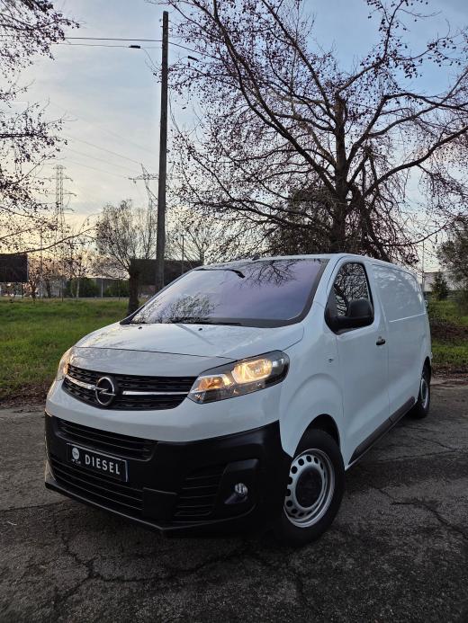 opel-vivaro-2023-diesel-1499cc