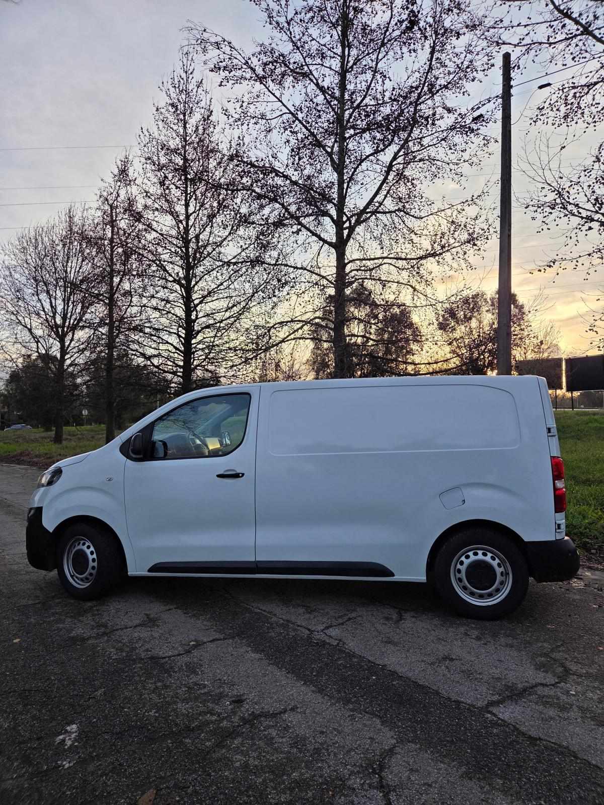 opel-vivaro-2023-diesel-1499cc