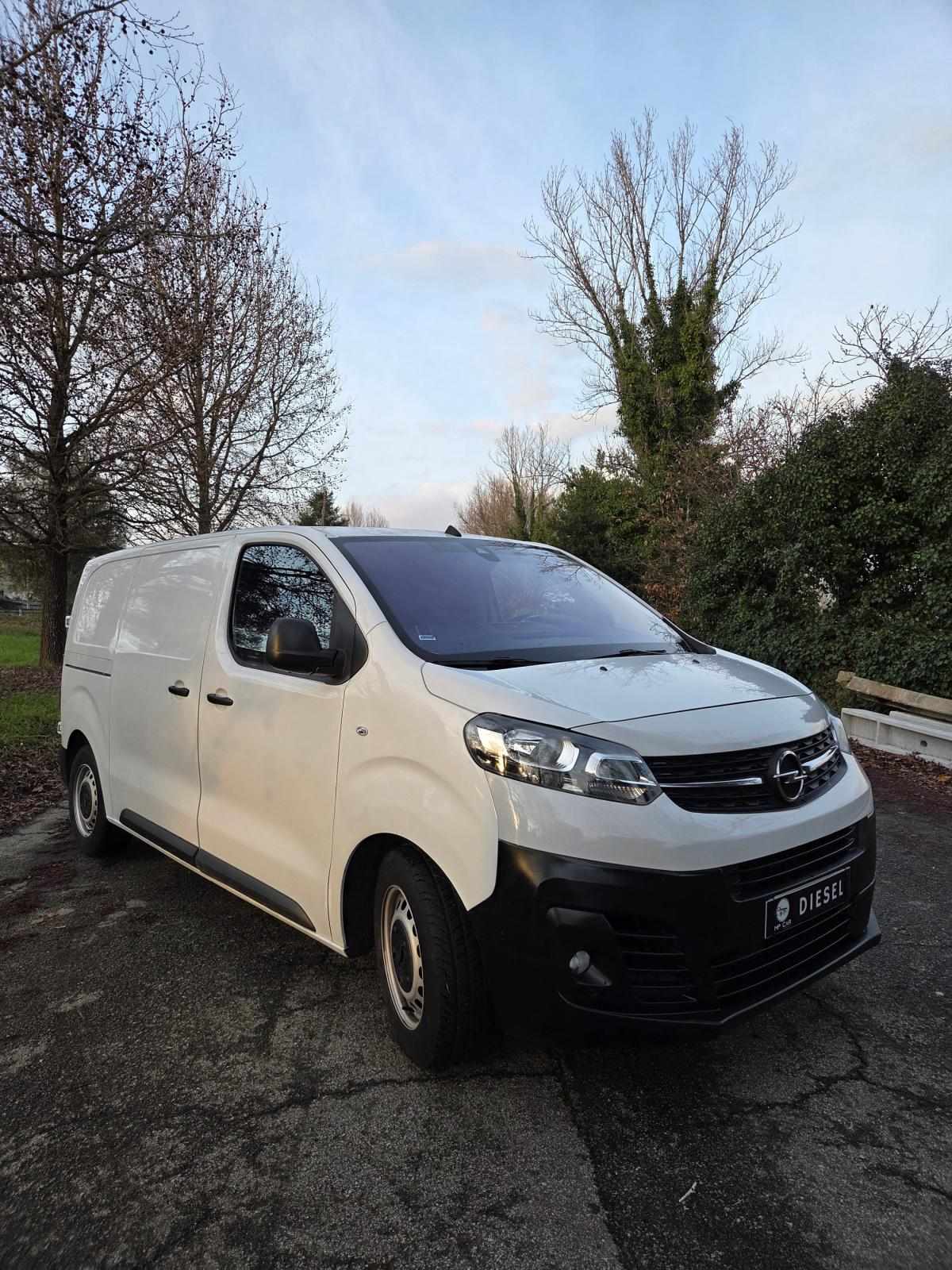 opel-vivaro-2023-diesel-1499cc