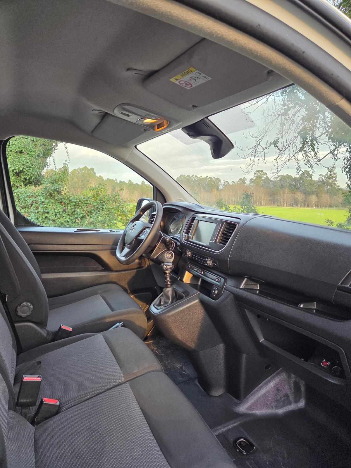 opel-vivaro-2023-diesel-1499cc