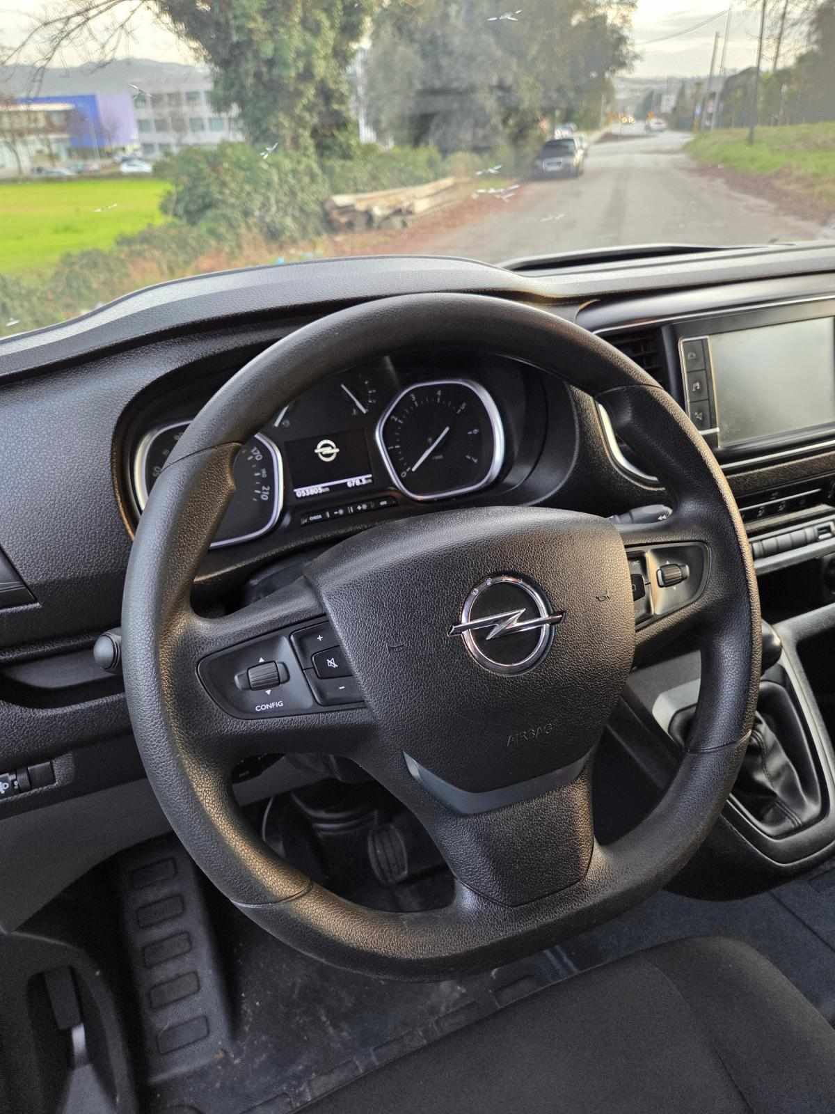 opel-vivaro-2023-diesel-1499cc