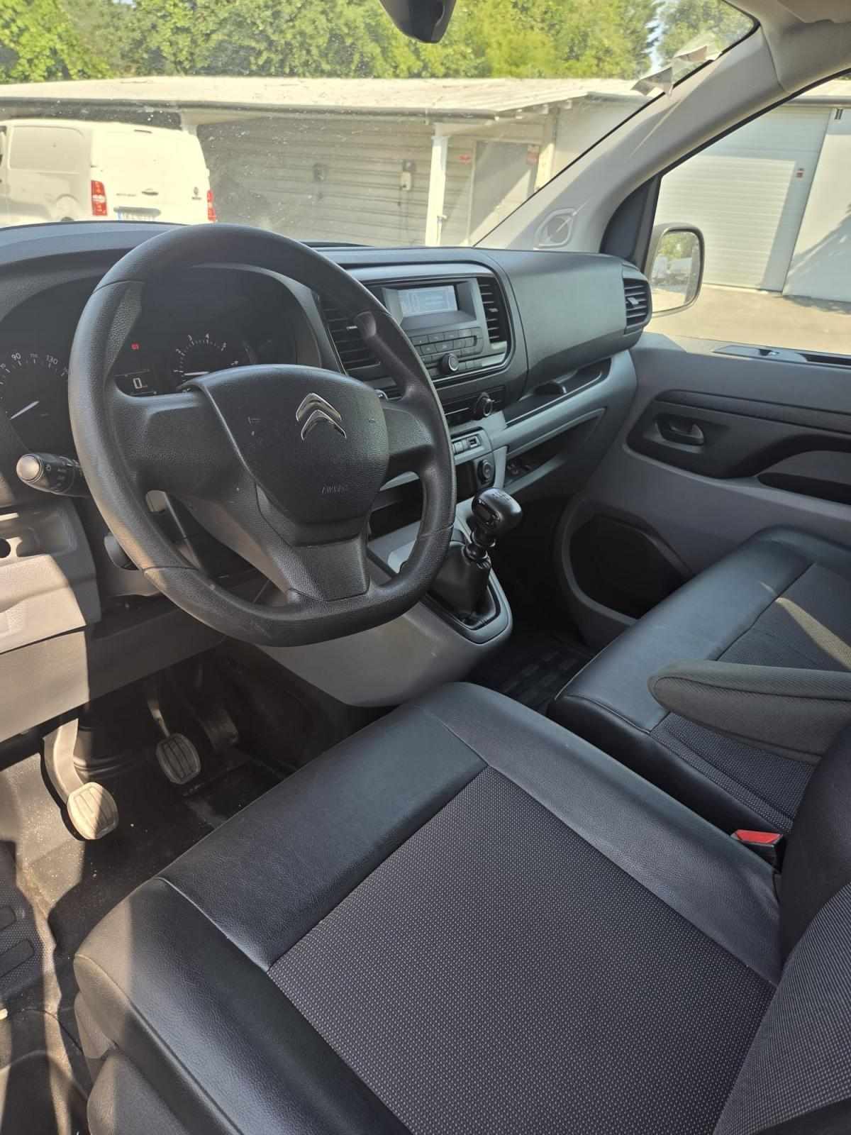 citroen-jumpy-2022-diesel-1499cc