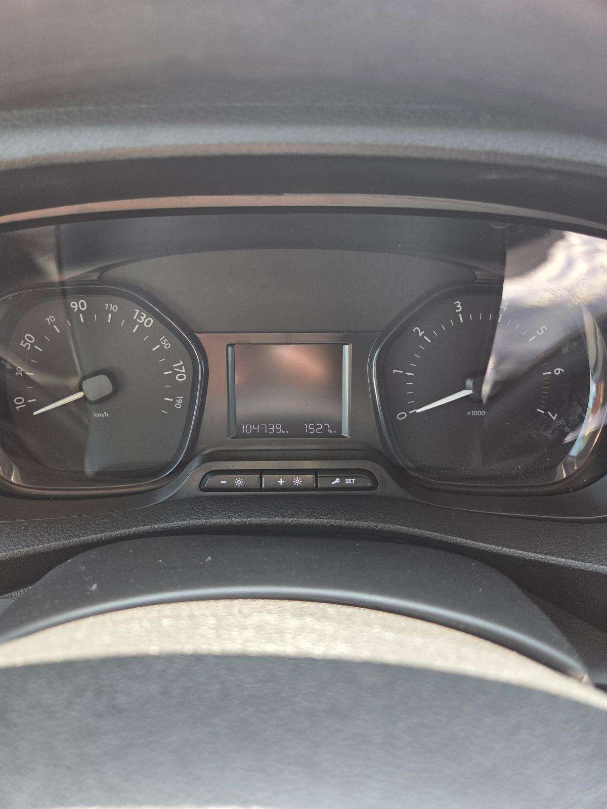 peugeot-expert-2018-diesel-1560cc