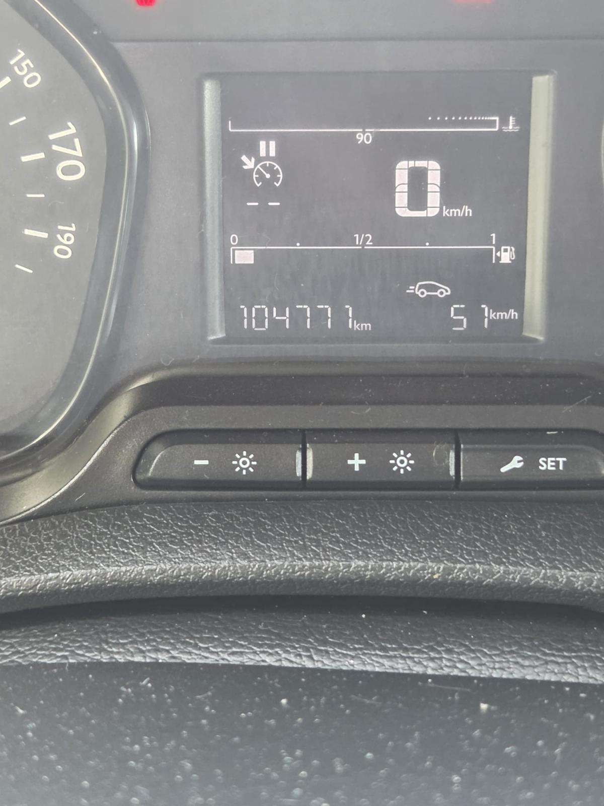 citroen-jumpy-2019-diesel-1499cc