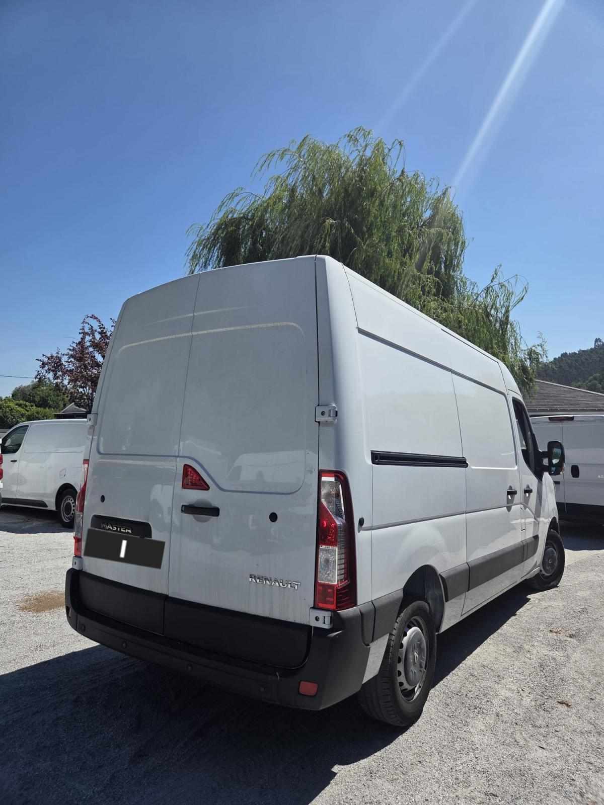 renault-master-2024-diesel-2299cc