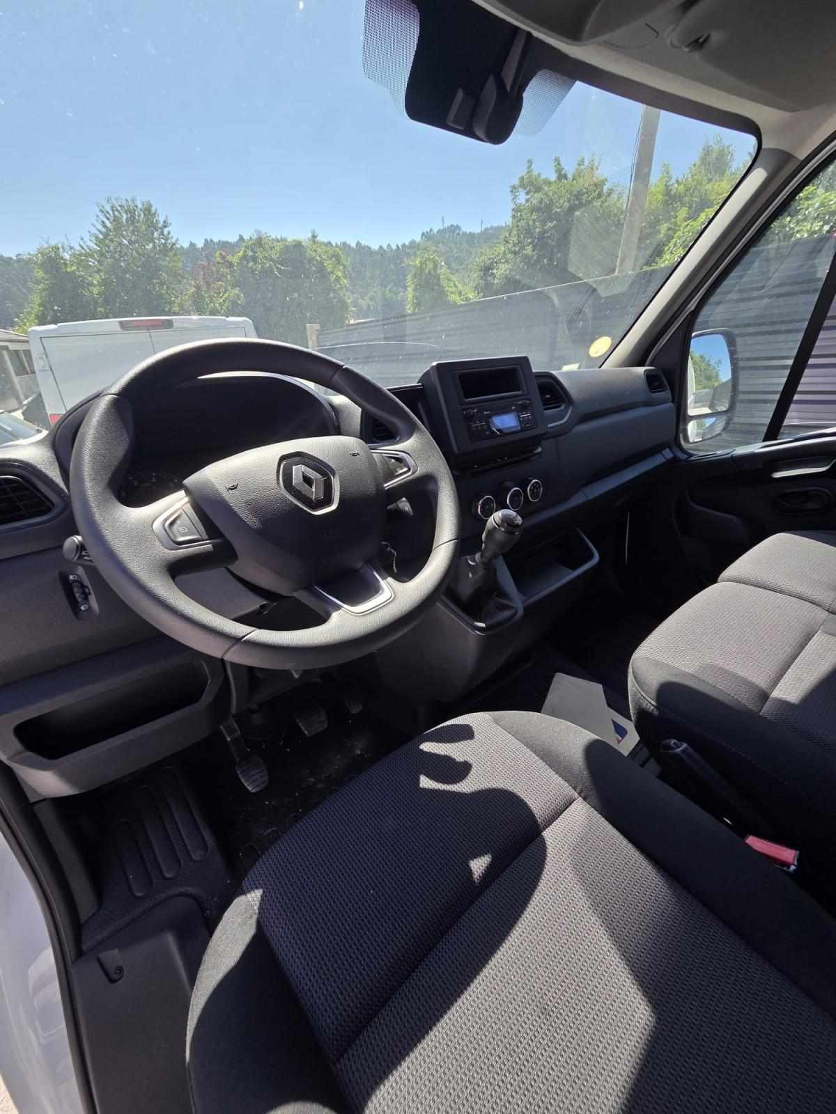 renault-master-2024-diesel-2299cc