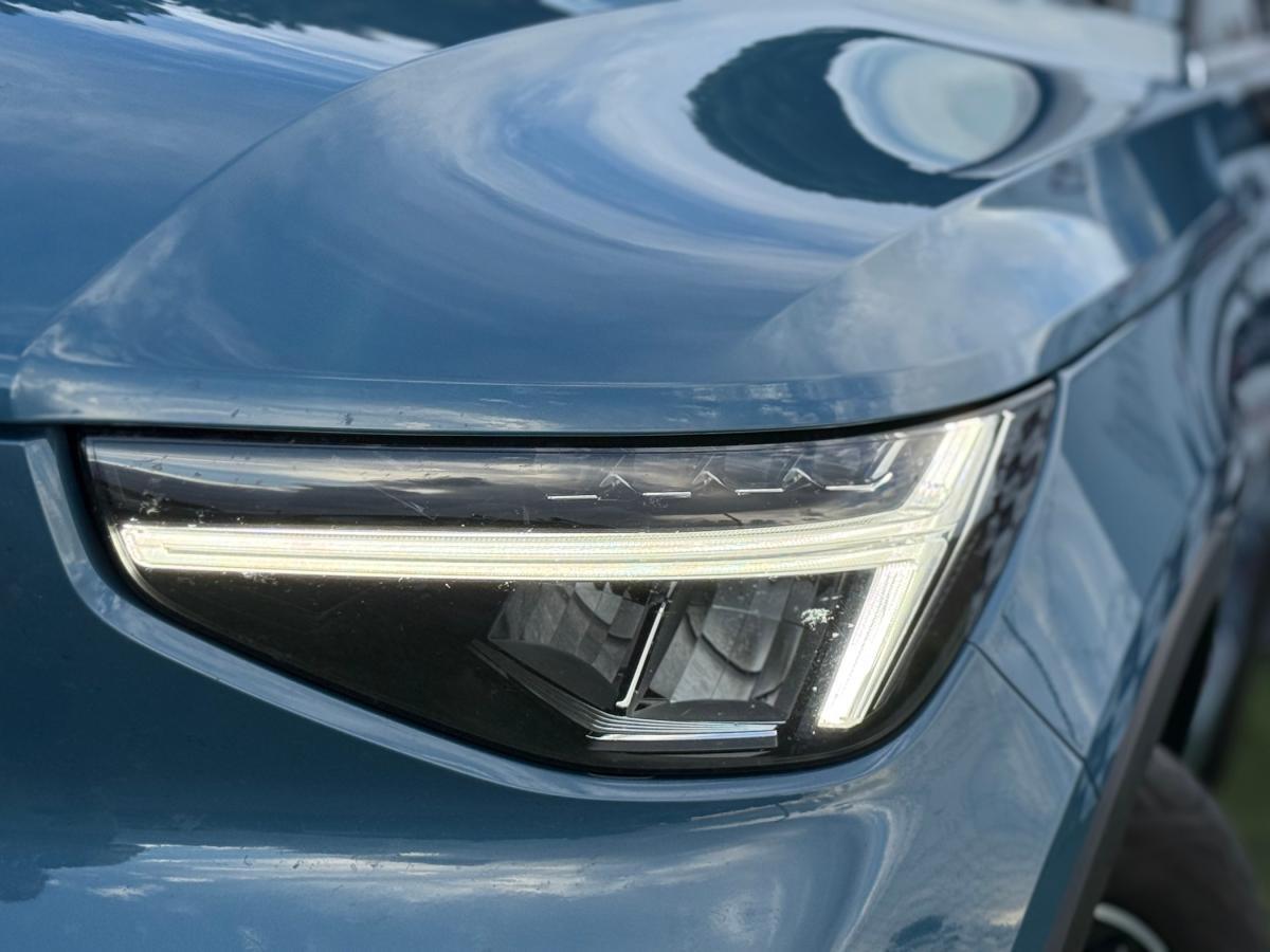 volvo-xc40-2023-hibrido-a-gasolina-1477cc