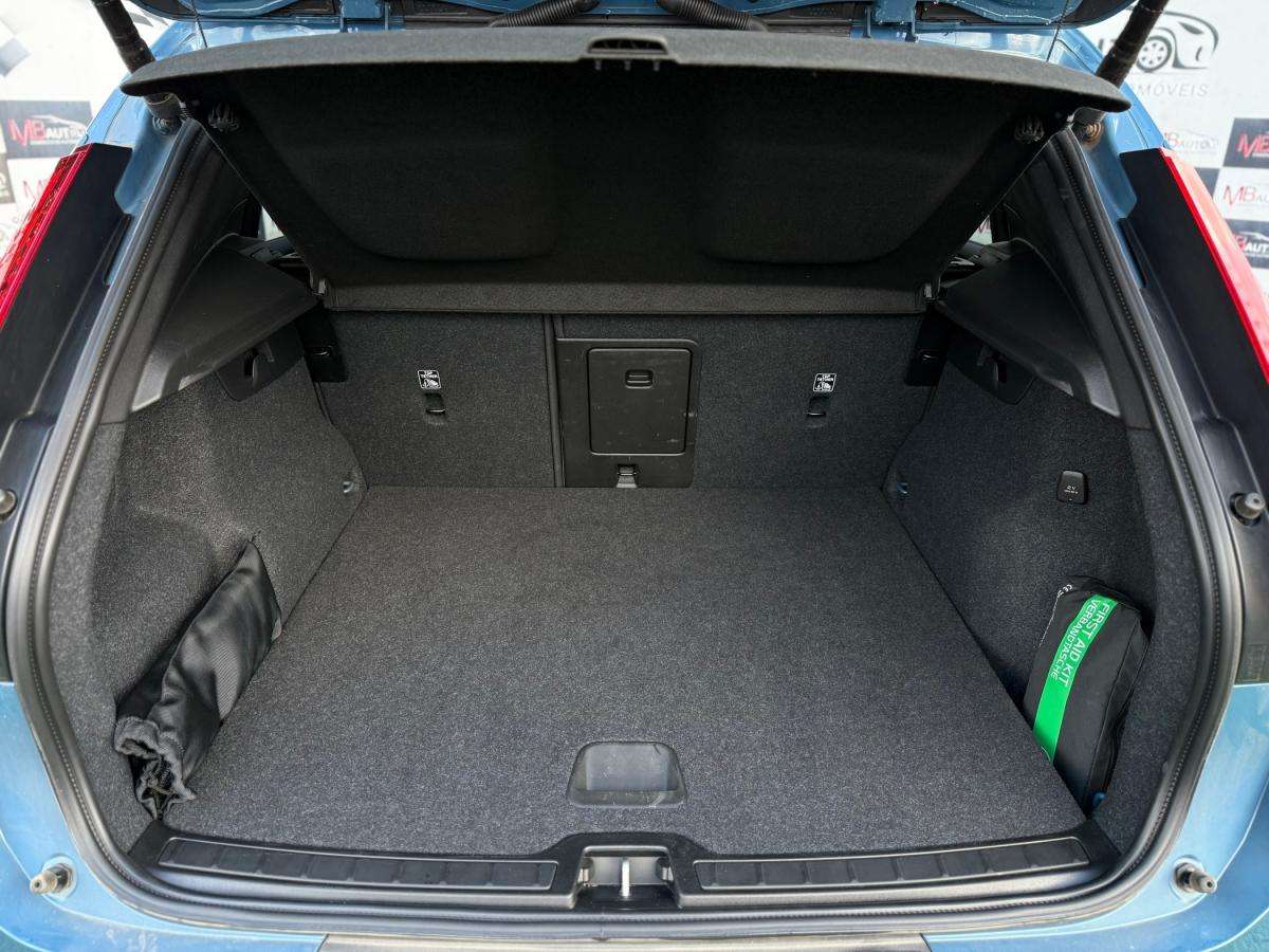 volvo-xc40-2023-hibrido-a-gasolina-1477cc