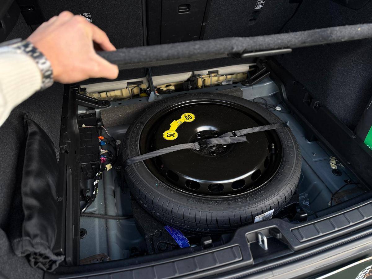 volvo-xc40-2023-hibrido-a-gasolina-1477cc