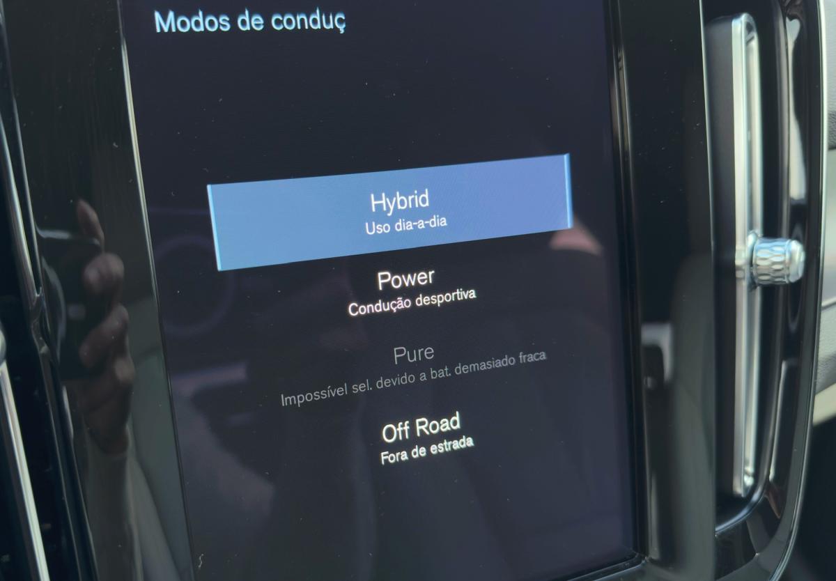 volvo-xc40-2023-hibrido-a-gasolina-1477cc