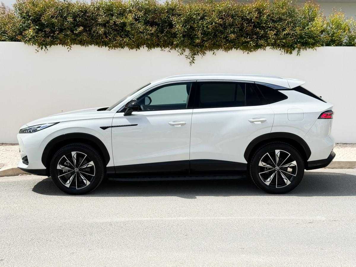mg-hs-2025-hibrido-a-gasolina-1490cc