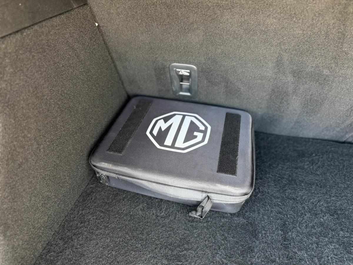 mg-hs-2025-hibrido-a-gasolina-1490cc