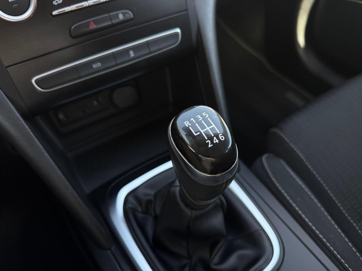 renault-megane-sport-tourer-2017-diesel-1461cc