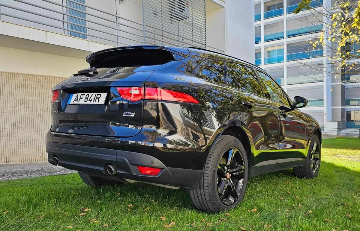 jaguar-f-pace-25d-awd-2018-diesel-1999cc