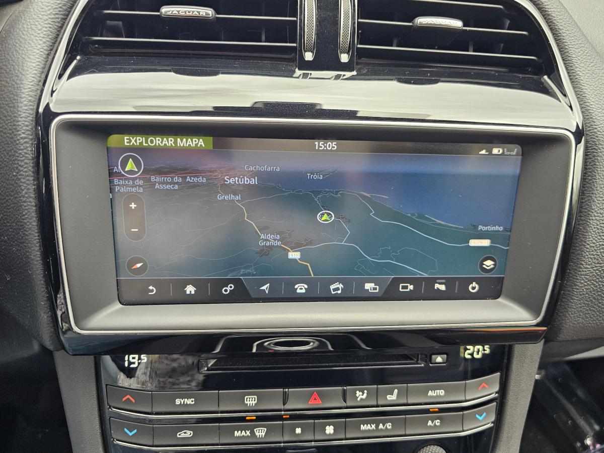 jaguar-f-pace-25d-awd-2018-diesel-1999cc