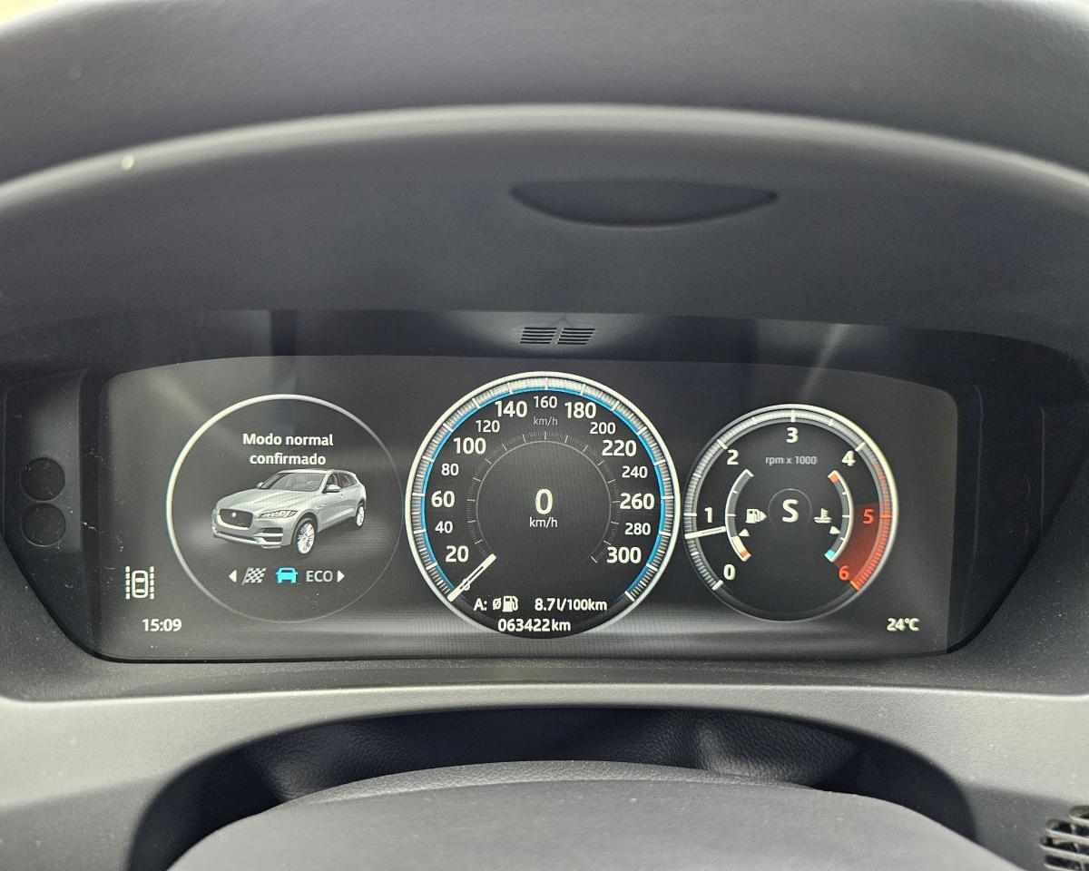 jaguar-f-pace-25d-awd-2018-diesel-1999cc