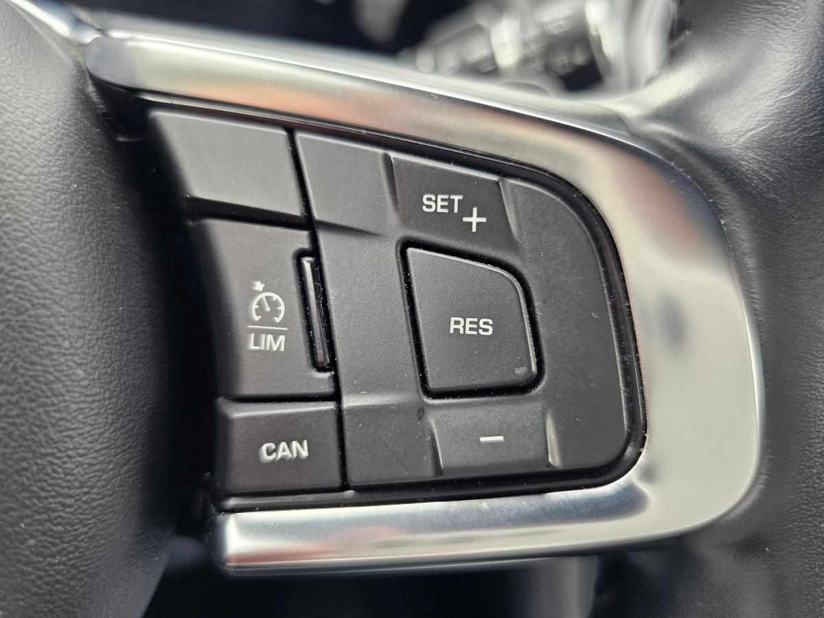 jaguar-f-pace-25d-awd-2018-diesel-1999cc