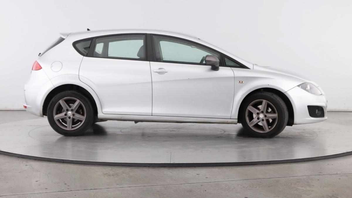 seat-leon-1-6-tdi-2011-diesel-1598cc