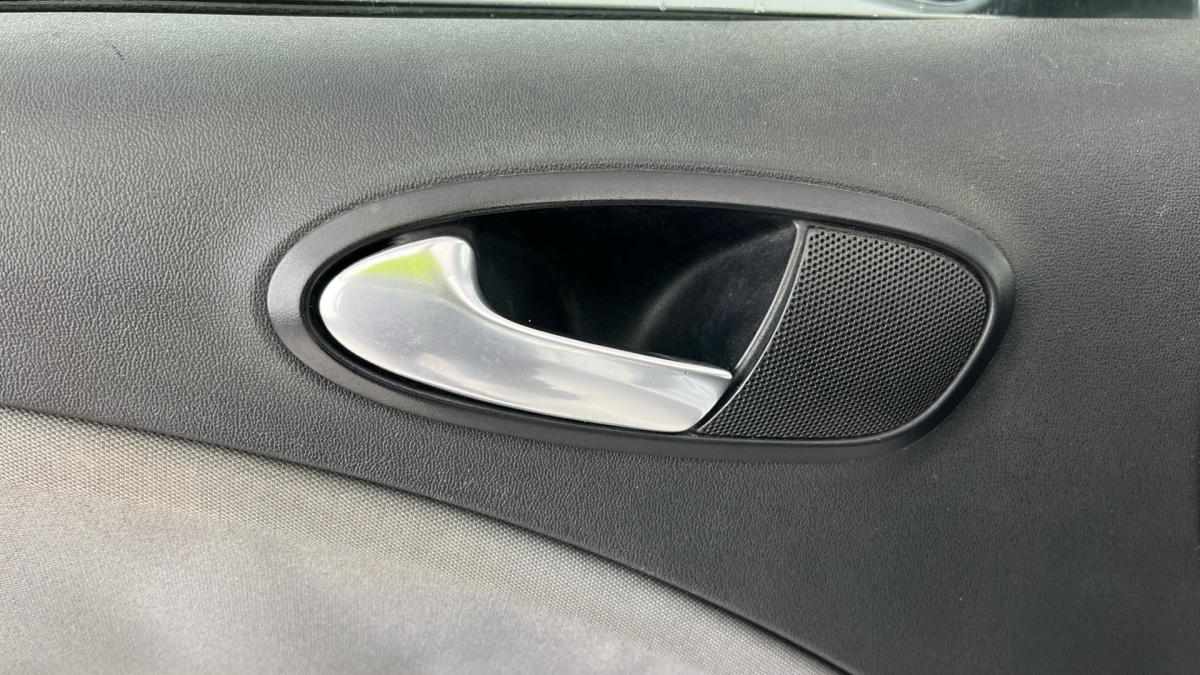 seat-leon-1-6-tdi-2011-diesel-1598cc