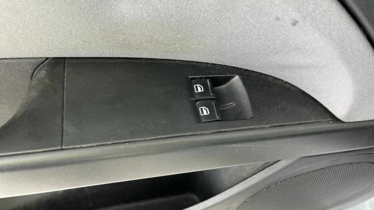 seat-leon-1-6-tdi-2011-diesel-1598cc