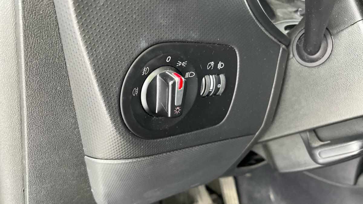 seat-leon-1-6-tdi-2011-diesel-1598cc