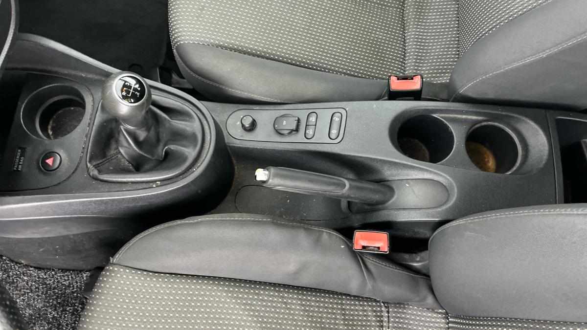 seat-leon-1-6-tdi-2011-diesel-1598cc