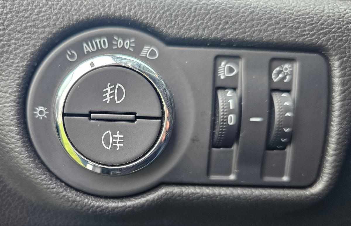 opel-astra-1-6-cdti-2014-diesel-1598cc