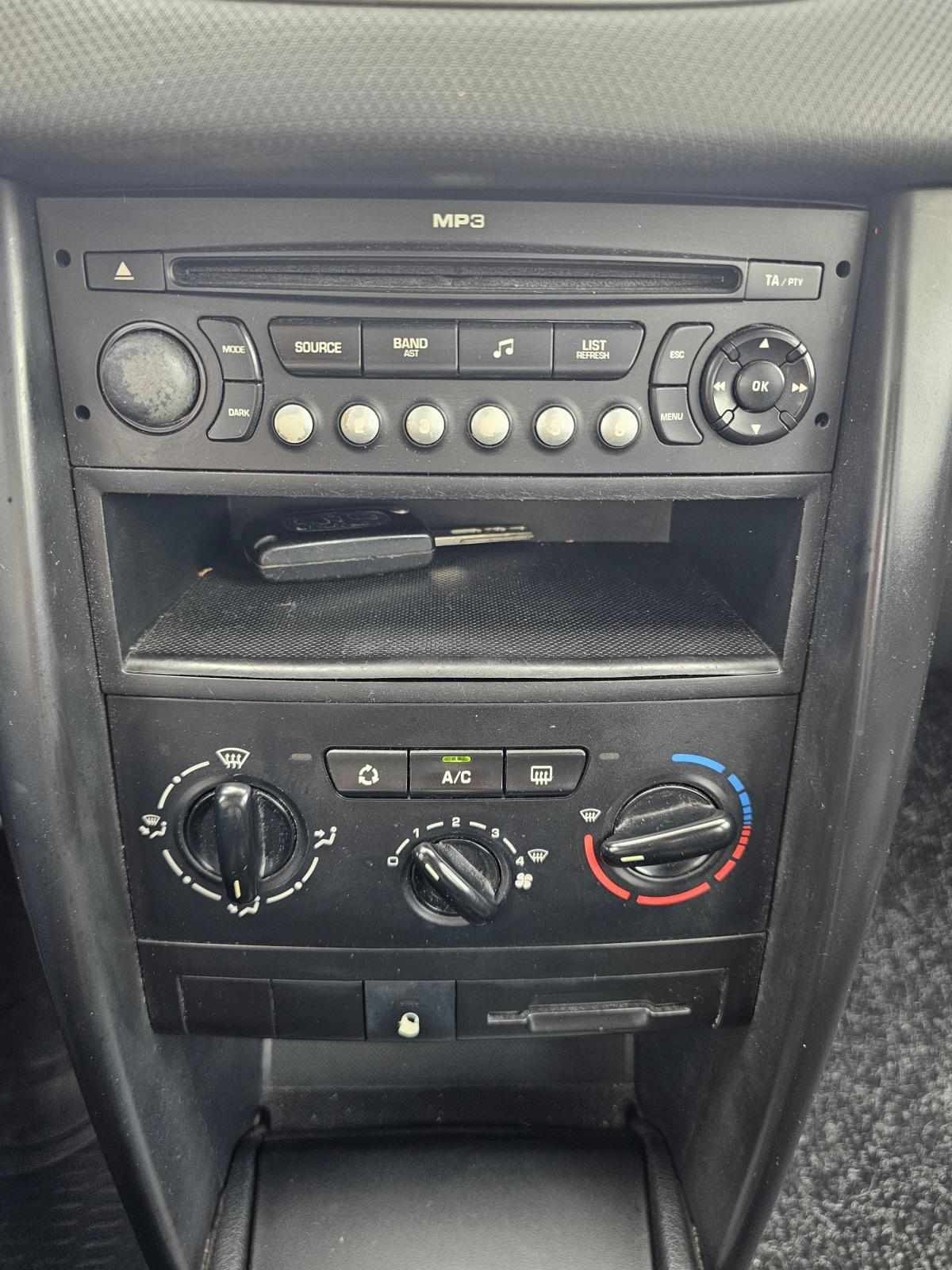 peugeot-207-1-4-hdi-2008-diesel-1398cc