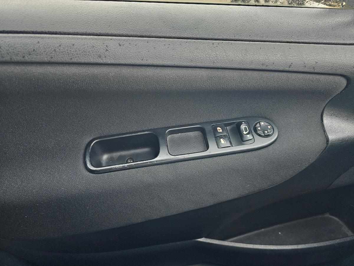peugeot-207-1-4-vti-2009-gasolina-1397cc