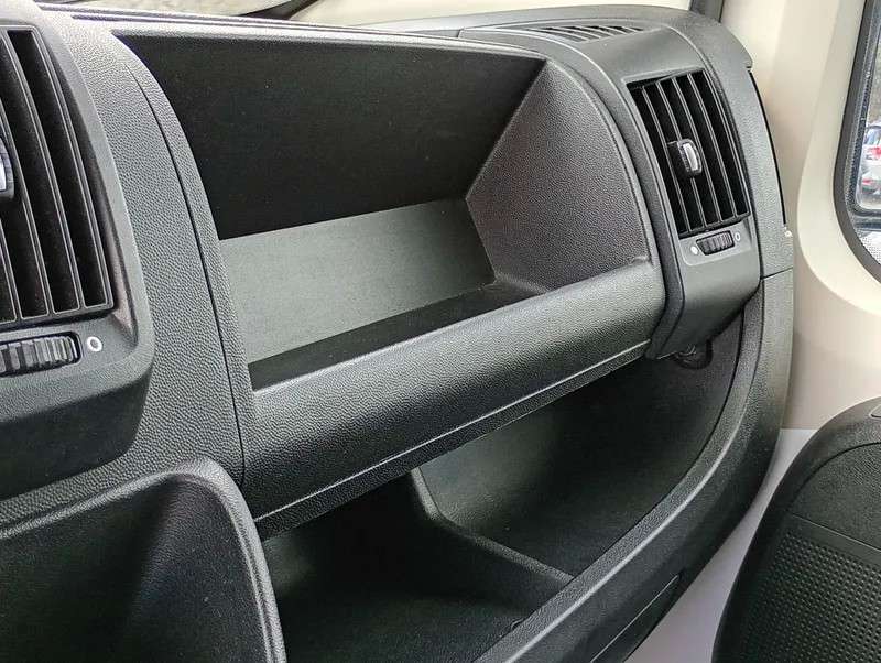 peugeot-boxer-2023-diesel-2184cc