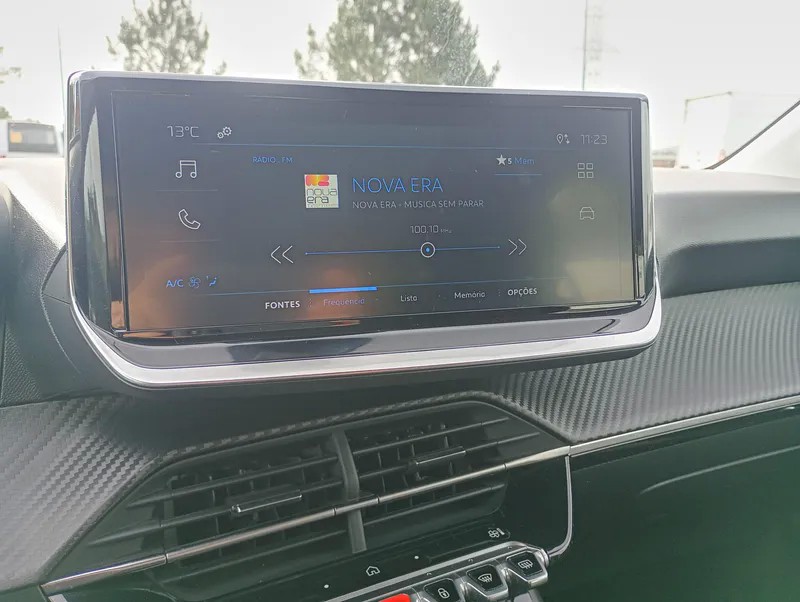 peugeot-208-2025-gasolina-1199cc