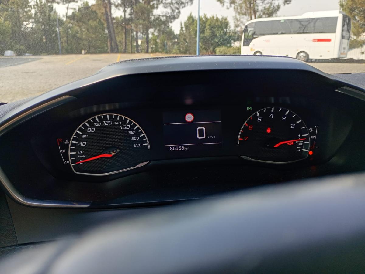peugeot-208-2022-diesel-1499cc