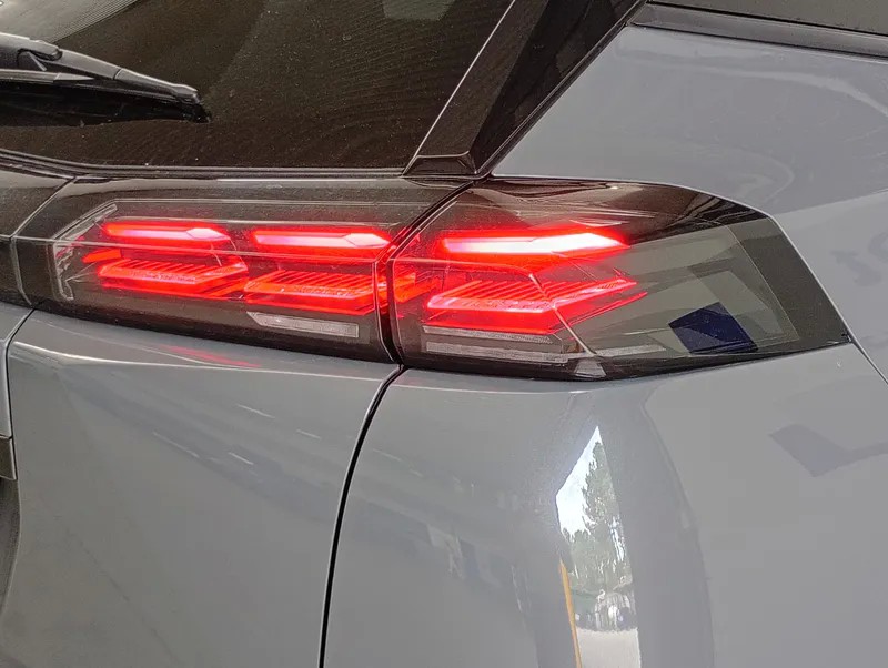 peugeot-2008-2024-gasolina-1199cc
