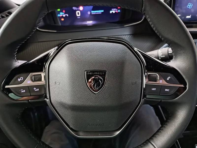 peugeot-2008-2024-gasolina-1199cc